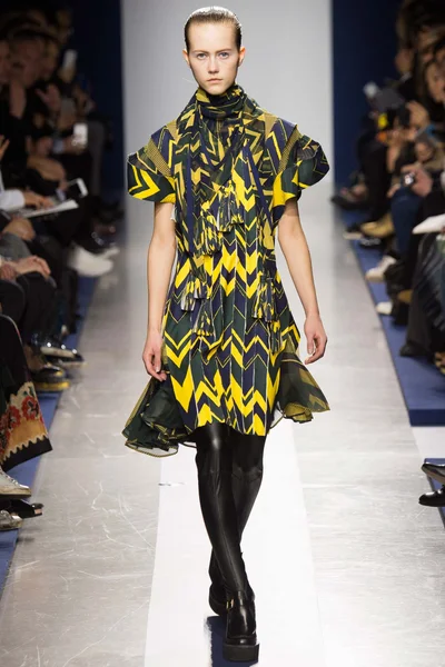 Look 8